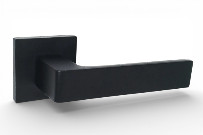 Дверные ручки на розетке А-90040 BLK